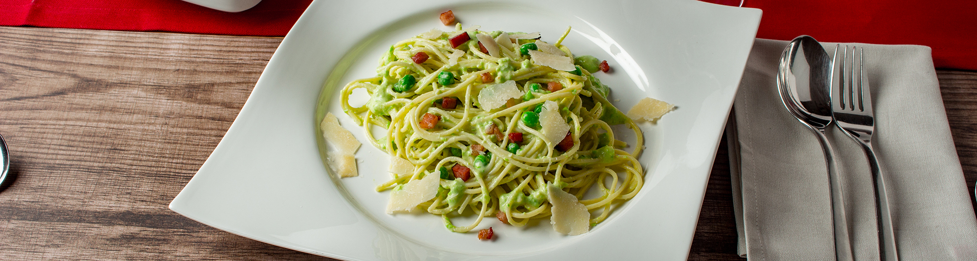 Spaghetti Carbonara Rezept mit Erbsen