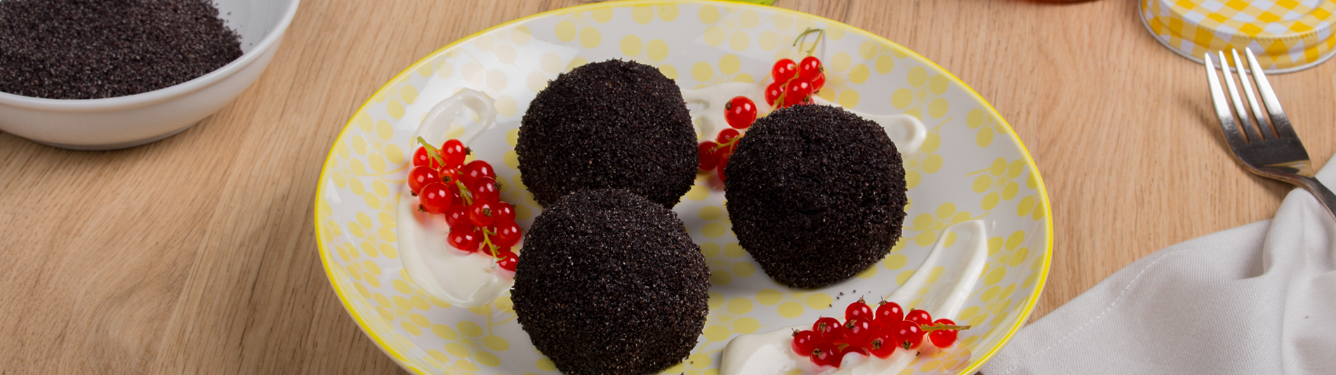 Marillenknödel mit Mohn
