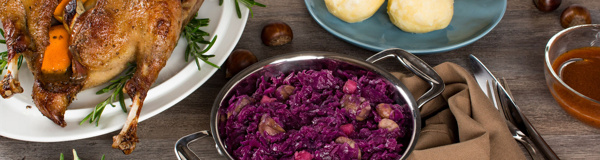 Iglo Gans mit Maronirotkraut und Kartoffelknödel