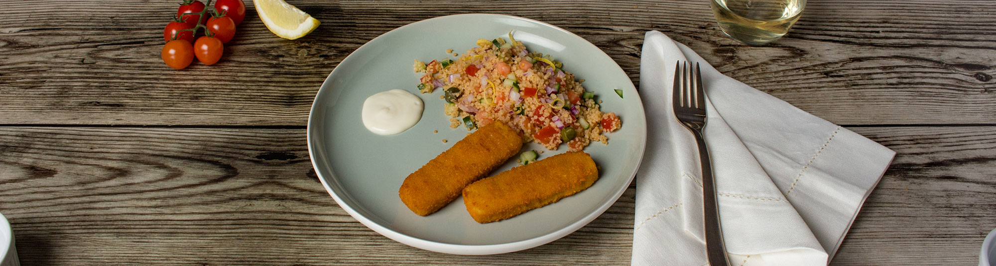 Iglo Fischstäbchen mit Zitronen Couscous und Sour Cream Sauce