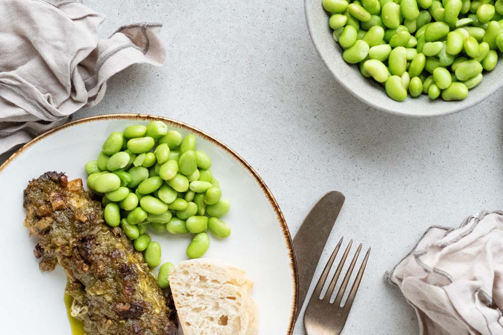 Lachs mit Parmesan-Pesto-Kruste und Edamame