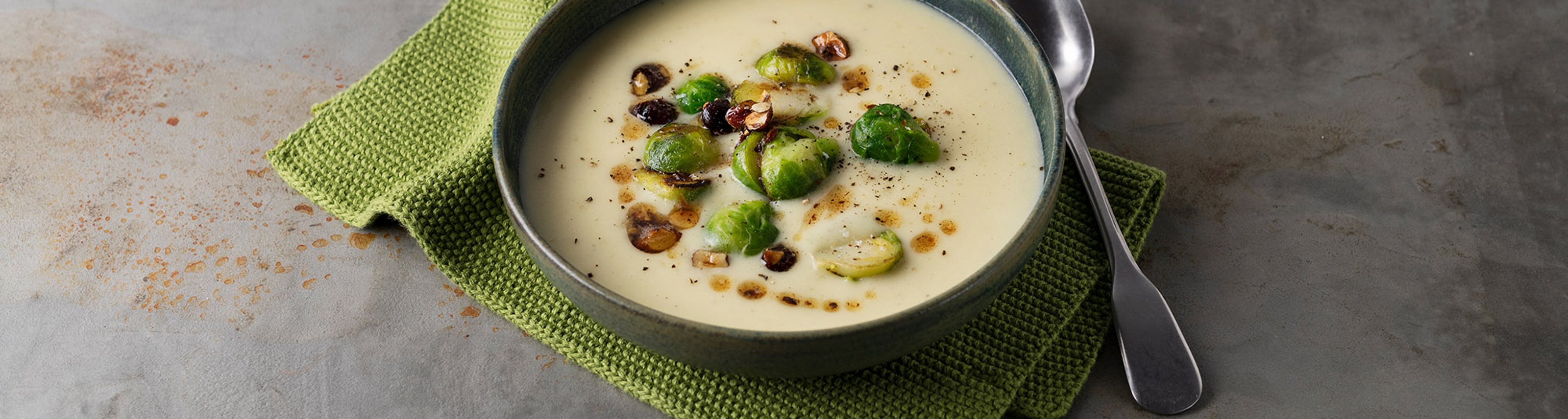KARTOFFELSUPPE MIT KOHLSPROSSEN-7016_2000x535.jpg