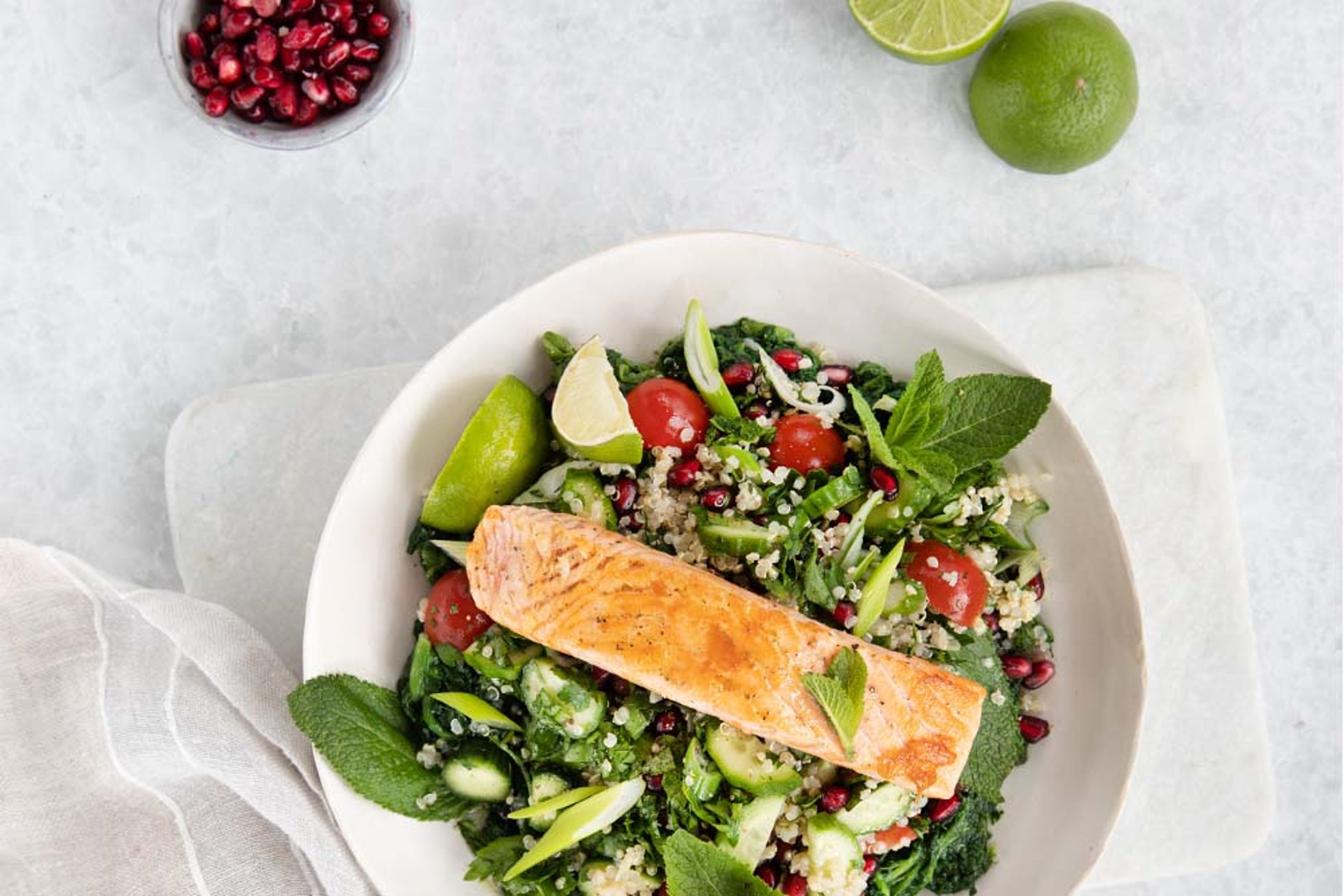 230405_rezeptheader_blattspinat_quinoa_lachs.jpg