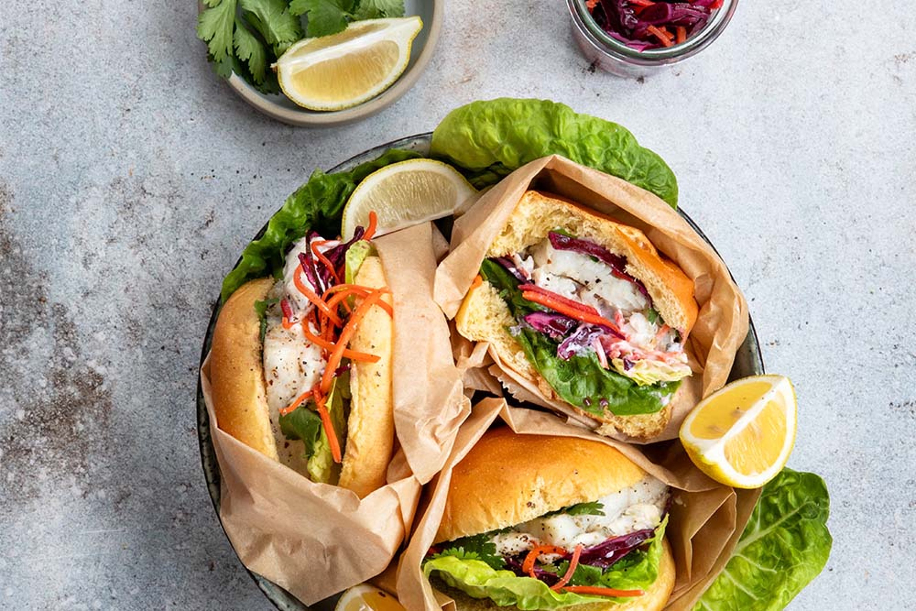 240411_rezeptheader_podoburger_mit_coleslaw.jpg