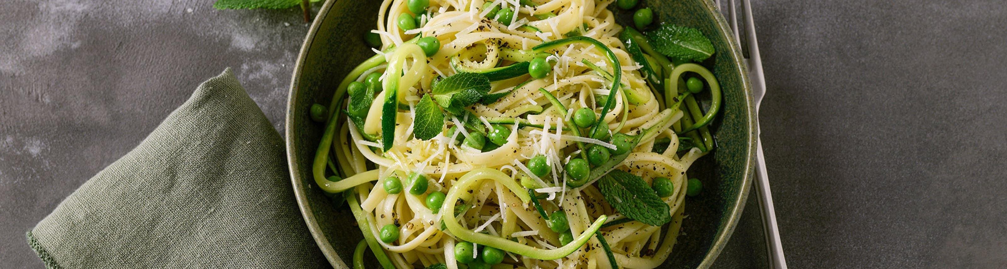 190212_Rezept_VEG SPRING PEA PASTA-7738_2000x535.jpg